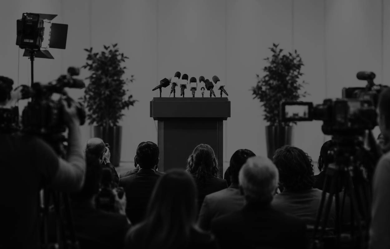 Cómo organizar una conferencia de prensa que genere impacto mediático